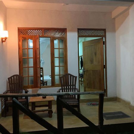 Dinaro Guest Hotel Ела Екстериор снимка