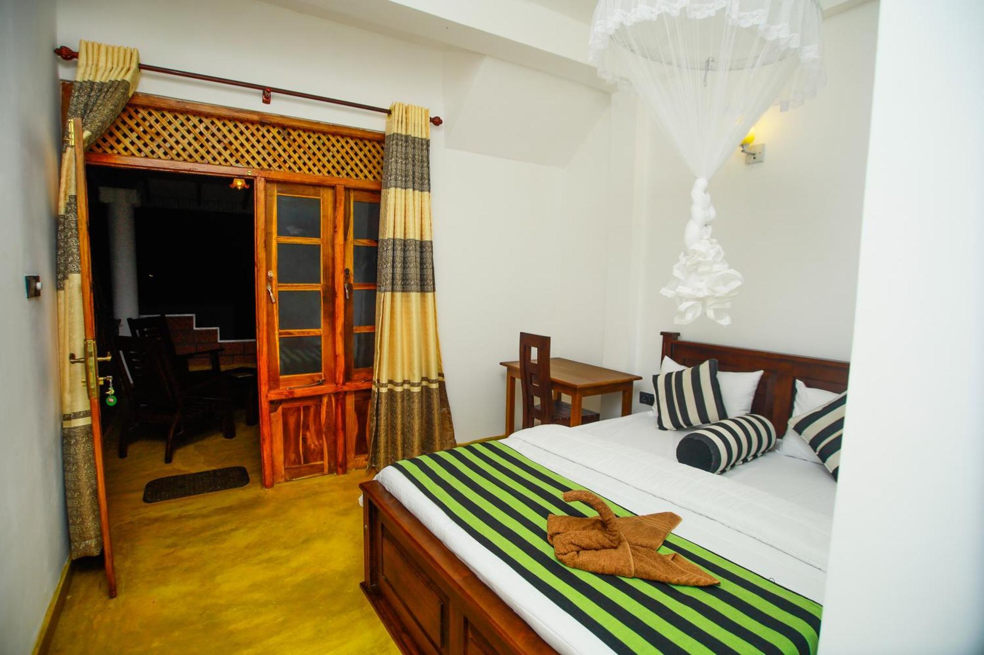 Dinaro Guest Hotel Ела Екстериор снимка