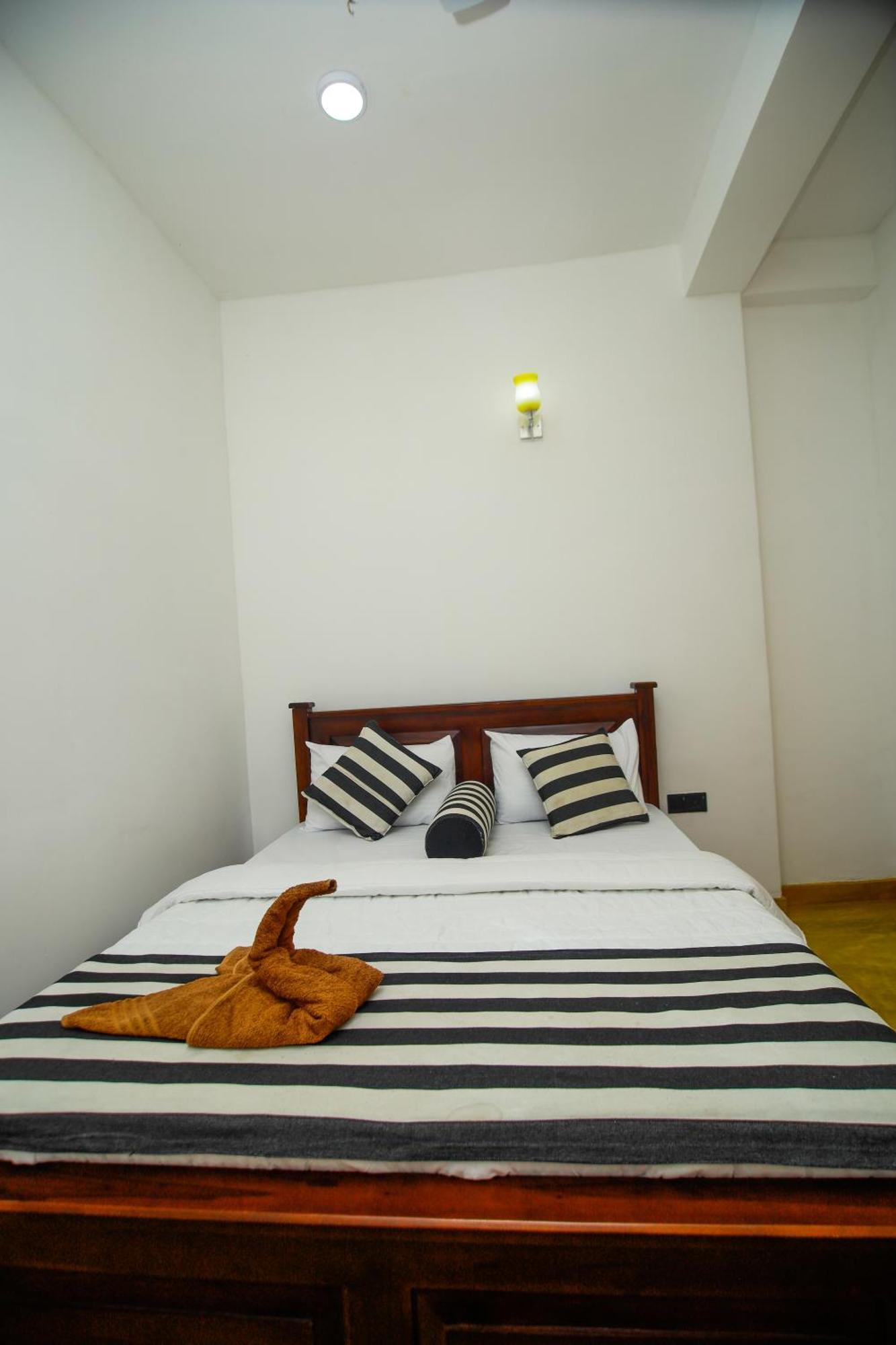 Dinaro Guest Hotel Ела Екстериор снимка