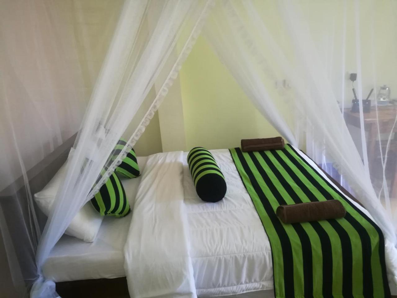 Dinaro Guest Hotel Ела Екстериор снимка