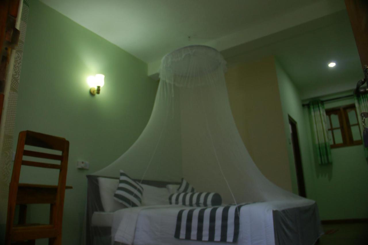 Dinaro Guest Hotel Ела Екстериор снимка