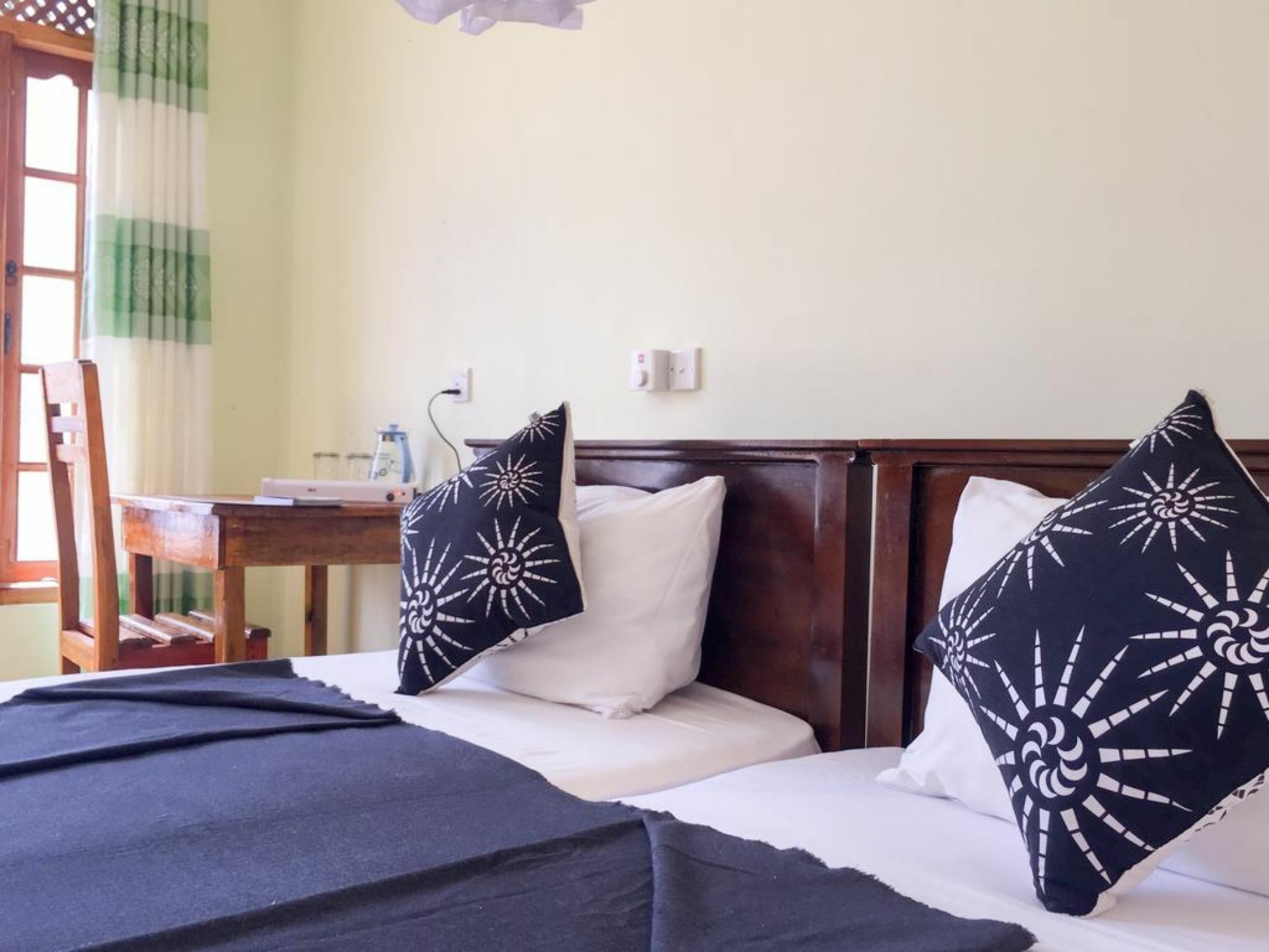 Dinaro Guest Hotel Ела Екстериор снимка